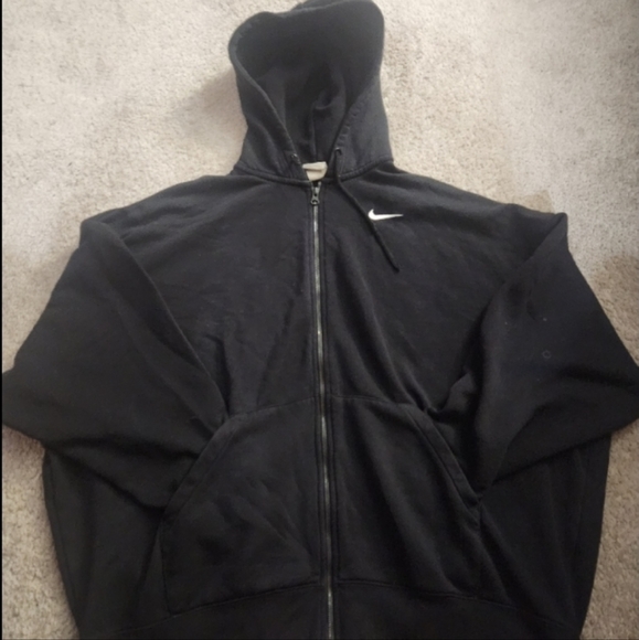 A black nike zipup - Picture 1 of 3